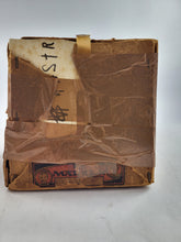 Laden Sie das Bild in den Galerie-Viewer, Märklin Luxus Limousine No. 5209 mit Originalkarton