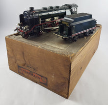Laden Sie das Bild in den Galerie-Viewer, Märklin Spur 1 elektr. HR 66/13021 Grün in Holzkiste | 5.999€
