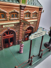 Laden Sie das Bild in den Galerie-Viewer, Märklin Bahnhof No. 2018 um 1909 79x32x46 cm