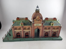 Laden Sie das Bild in den Galerie-Viewer, Märklin Bahnhof No. 2018 um 1909 79x32x46 cm