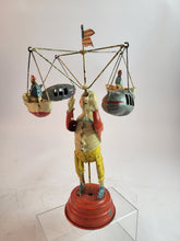 Laden Sie das Bild in den Galerie-Viewer, Georges Carette Clown Karussell um 1904 in Box