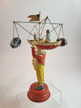 Laden Sie das Bild in den Galerie-Viewer, Georges Carette Clown Karussell um 1904 in Box
