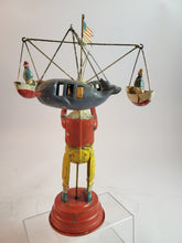 Laden Sie das Bild in den Galerie-Viewer, Georges Carette Clown Karussell um 1904 in Box