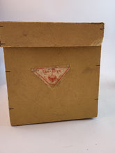 Laden Sie das Bild in den Galerie-Viewer, Georges Carette Clown Karussell um 1904 in Box