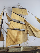 Laden Sie das Bild in den Galerie-Viewer,  Blechspielzeug Segelschiff um 1890 imposante 115 cm lang | 14.499€