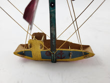 Laden Sie das Bild in den Galerie-Viewer, seltener französischer Heißluftballon 18 cm um 1900 | 2.399€