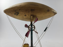 Laden Sie das Bild in den Galerie-Viewer, seltener französischer Heißluftballon 18 cm um 1900 | 2.399€