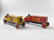 Laden Sie das Bild in den Galerie-Viewer, Gray. Dunn´s Biscuits Rennwagen "always first" & "UCBS" um 1910 | 22.999 €