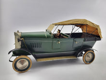 Laden Sie das Bild in den Galerie-Viewer, Doll & Co offenes Automobil 48 cm um 1920