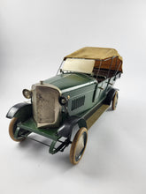 Laden Sie das Bild in den Galerie-Viewer, Doll & Co offenes Automobil 48 cm um 1920