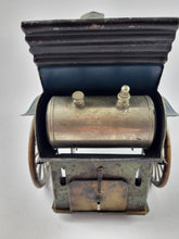 Laden Sie das Bild in den Galerie-Viewer, Carette Dampfautomobil mit Carette Straßenlaterne