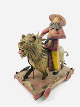 Laden Sie das Bild in den Galerie-Viewer, Asiatischer Löwenreiter um 1850 handlackiert imposante 52x23x48 | 6.499€