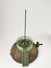 Laden Sie das Bild in den Galerie-Viewer, Märklin Luftkarussell Aeropal No. 8850 um 1909