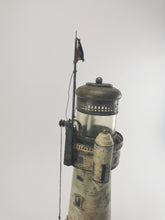 Laden Sie das Bild in den Galerie-Viewer, Märklin Leuchtturm No. 2254 um 1900