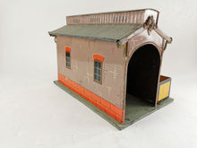 Laden Sie das Bild in den Galerie-Viewer, Rock & Graner Güterschuppen mit Bekohlungsanlage um 1900