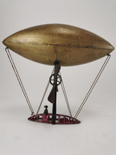 Laden Sie das Bild in den Galerie-Viewer, Französischer Heißluftballon um 1900 um 1900