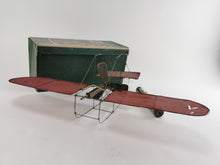 Laden Sie das Bild in den Galerie-Viewer, Märklin Stoss-Schleuder No. 9135 S Flugzeug im Originalkarton | 5.999€