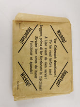 Laden Sie das Bild in den Galerie-Viewer, Bing Dampfmaschine mit Dynamo auf verziertem Zinn/Holzsockel & Gebrauchsanweisung | 1.549€