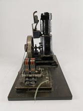 Laden Sie das Bild in den Galerie-Viewer, Plank stehender Vakuummotor Nr. 339/4 um 1914 | 4999€