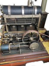 Laden Sie das Bild in den Galerie-Viewer, Märklin´s größte zweiteilige Dampfmaschine - frühe Ausführung um 1910