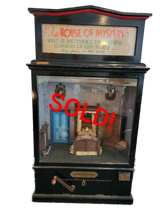 Laden Sie das Bild in den Galerie-Viewer, L. Lee Blackpool Lancs Münzautomat "The house of Mystery" | 9.999€