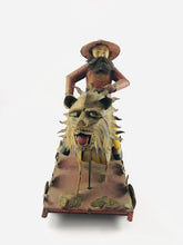 Laden Sie das Bild in den Galerie-Viewer, Asiatischer Löwenreiter um 1850 handlackiert imposante 52x23x48 | 6.499€