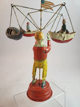 Laden Sie das Bild in den Galerie-Viewer, Georges Carette Clown Karussell um 1904 in Box
