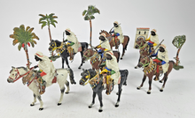 Load image into Gallery viewer, Heyde 7 x Arabians on horseback height: 13 cm in original condition | 5.999€
