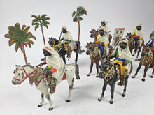 Load image into Gallery viewer, Heyde 7 x Arabians on horseback height: 13 cm in original condition | 5.999€
