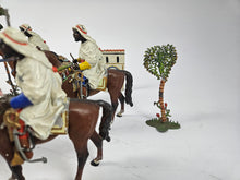 Load image into Gallery viewer, Heyde 7 x Arabians on horseback height: 13 cm in original condition | 5.999€
