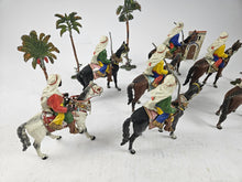 Load image into Gallery viewer, Heyde 7 x Arabians on horseback height: 13 cm in original condition | 5.999€
