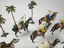 Load image into Gallery viewer, Heyde 7 x Arabians on horseback height: 13 cm in original condition | 5.999€
