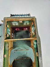 Load image into Gallery viewer, Märklin station No. 2012 34x21 cm with figures in fantastic original condition | 4.899€
