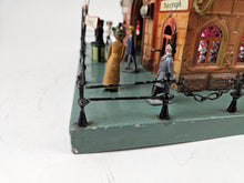 Load image into Gallery viewer, Märklin station No. 2012 34x21 cm with figures in fantastic original condition | 4.899€
