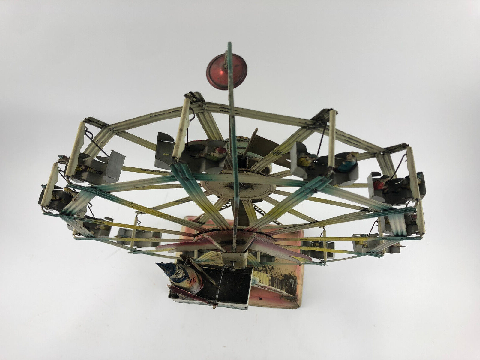 Doll Riesenrad "russische Schaukel" mit Figur uralt 54 cm | 1.999 ... Doll Riesenrad "russische Schaukel" mit Figur uralt 54 cm | 1.999 ...