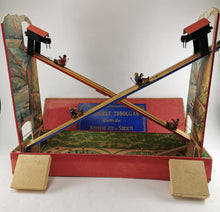 Laden Sie das Bild in den Galerie-Viewer, Le double Toboggan Nouveau Jeu de Societe Holzspielzeug Blechfahrzeuge um 1905 | 2.199€
