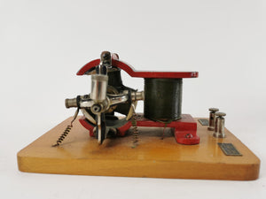 Marklin high voltage motor around 1909 handpainted on wood base | 4.199€