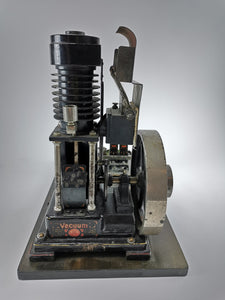 Plank standing vacuum engine nr 339/4 | 4999€