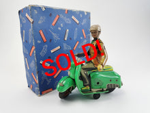 Load image into Gallery viewer, Tippco Bella Motorcycle 50s with waving arm and box | 2.799€
