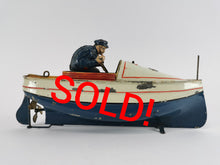 Laden Sie das Bild in den Galerie-Viewer, ABSOLUTE RARITÄT - Ernst Plank Rennboot 24 cm - Ausführung mit einem Steuermann! | 8.999€
