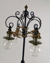 Laden Sie das Bild in den Galerie-Viewer, Märklin vierarmige Lampe No. 3452/4 47 cm
