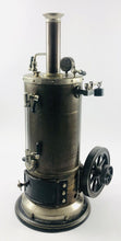 Laden Sie das Bild in den Galerie-Viewer, Schoenner stehende Dampfmaschine 54 cm 14 cm Kesseldurchmesser | 3.999€
