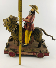 Laden Sie das Bild in den Galerie-Viewer, Asiatischer Löwenreiter um 1850 handlackiert imposante 52x23x48 | 6.499€
