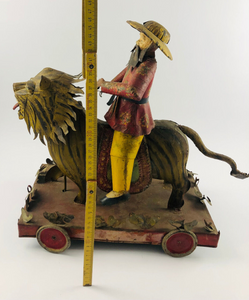 Asian riding lion tin toy around 1850 52x23x48 cm | 6.499€